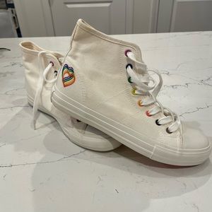 NWOB White American Eagle Outfitters High Top Sneakers Size 8
